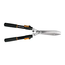 FISKARS 25" POWER LEVER EXTENDABLE HEDGE SHEARS - 391690-1011