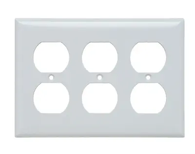 [615624910606] 3-Gang White Duplex outlet Cover - OP83-W