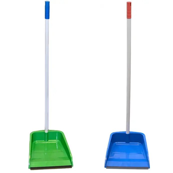 [897621001093] DELUXE MB PLASTIC DUST PAN WITH LONG HANDLE 32"